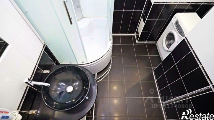 3-комн квартира ул Адоратского, 1,  д. 1