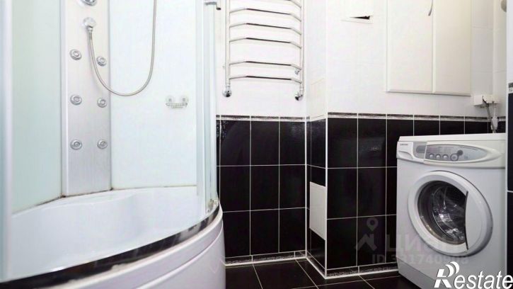 3-комн квартира ул Адоратского, 1,  д. 1