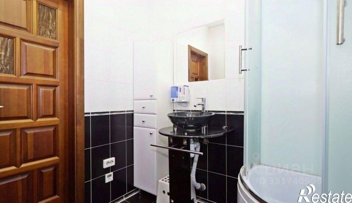 3-комн квартира ул Адоратского, 1,  д. 1