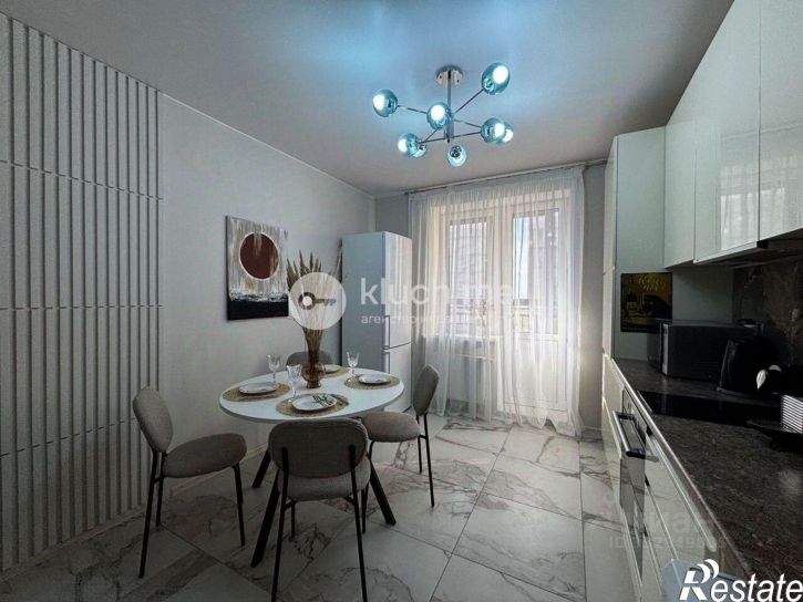 2-комн квартира ул Рауиса Гареева, 102 1,  д. 102 1,  к. 1