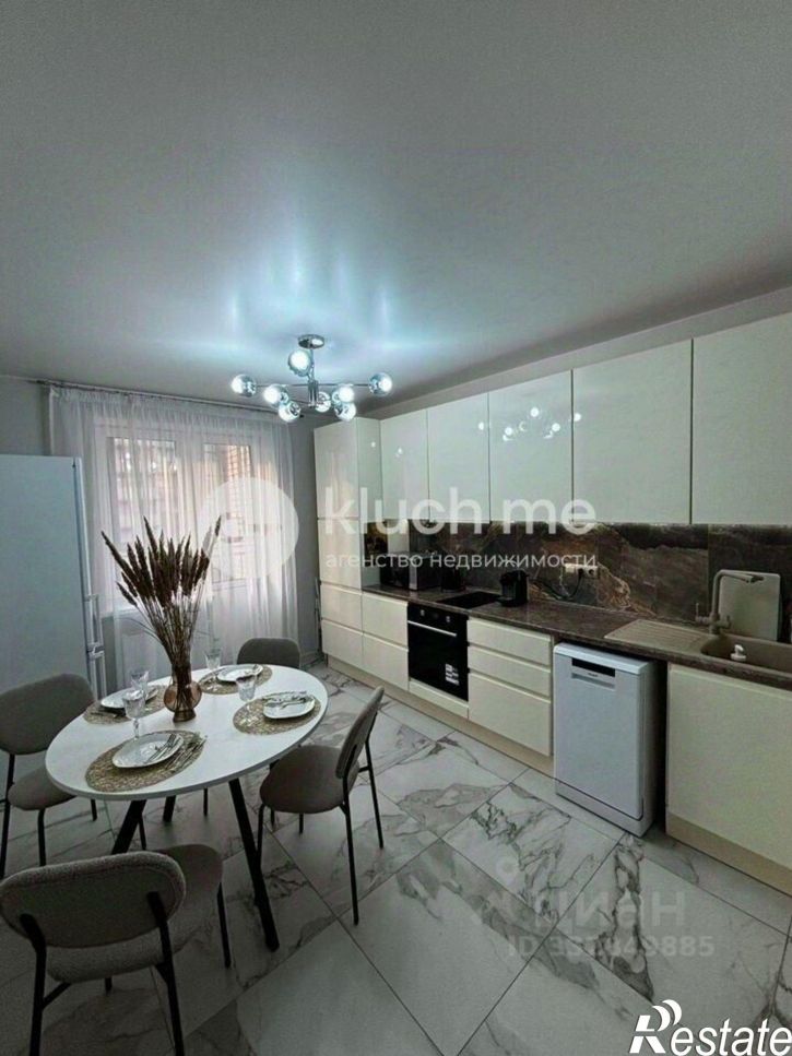 2-комн квартира ул Рауиса Гареева, 102 1,  д. 102 1,  к. 1