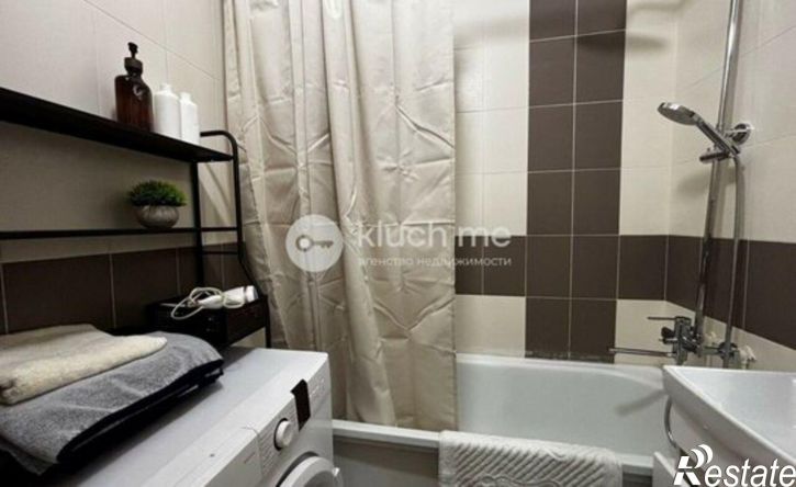 2-комн квартира ул Рауиса Гареева, 102 1,  д. 102 1,  к. 1