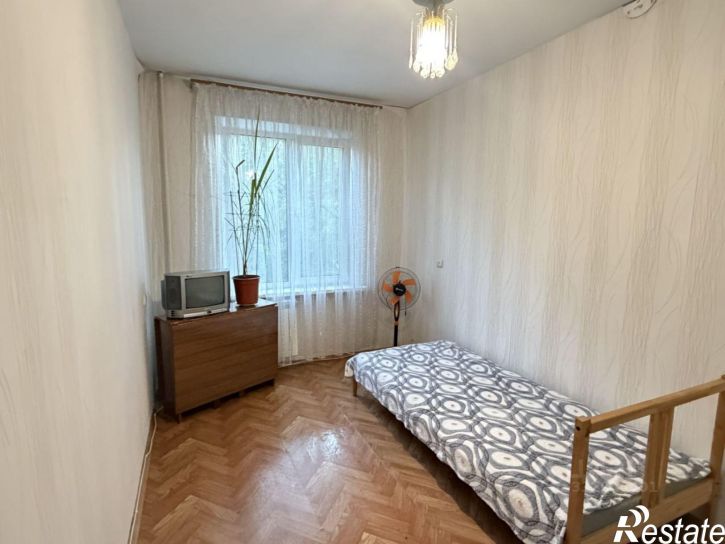3-комн квартира ул Короленко, 71,  д. 71