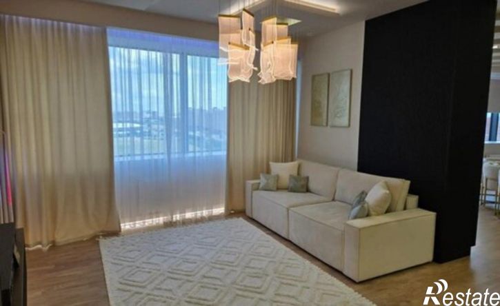 5-комн квартира пр-кт Альберта Камалеева, 1,  д. 1