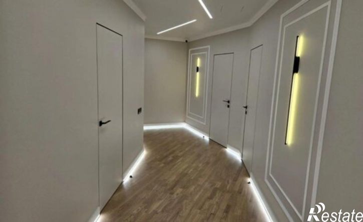 5-комн квартира пр-кт Альберта Камалеева, 1,  д. 1