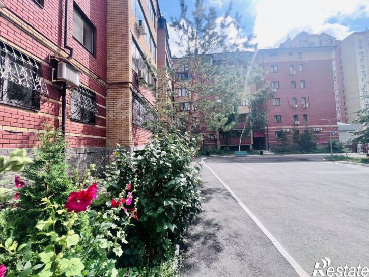 5-комн квартира ул Мусина, 9,  д. 9