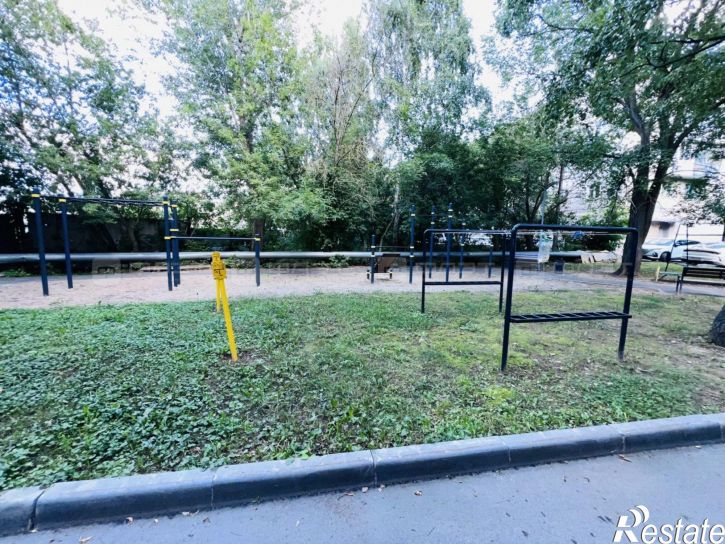 2-комн квартира городок. Военный 2-й, дом 142