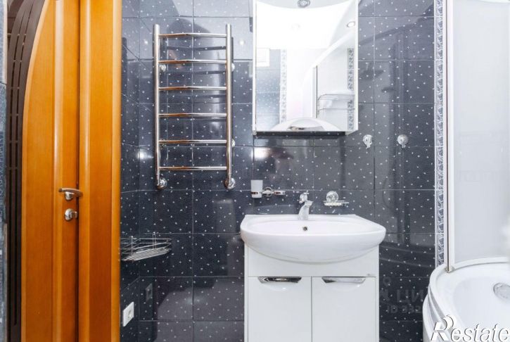 3-комн квартира ул Лазарева, 3,  д. 3