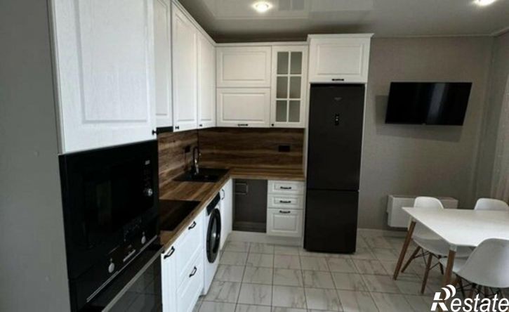 2-комн квартира ул Чингиза Айтматова, 13,  д. 13