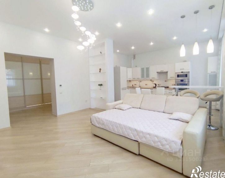 3-комн квартира ул Парижской Коммуны, 19,  д. 19