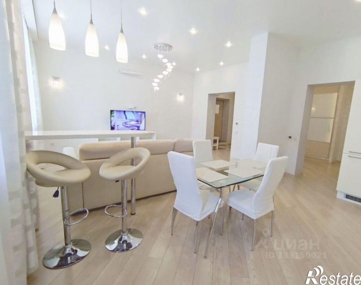 3-комн квартира ул Парижской Коммуны, 19,  д. 19