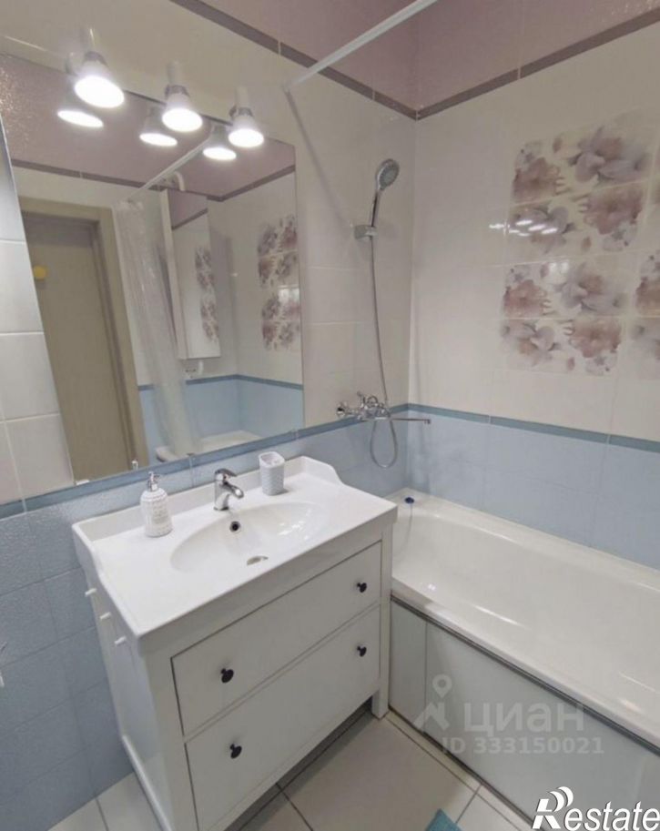 3-комн квартира ул Парижской Коммуны, 19,  д. 19