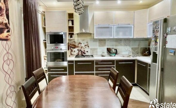 4-комн квартира пр-кт Победы, 222,  д. 222