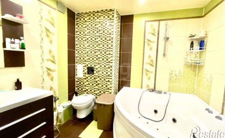 4-комн квартира пр-кт Победы, 222,  д. 222