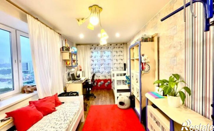 4-комн квартира пр-кт Победы, 222,  д. 222