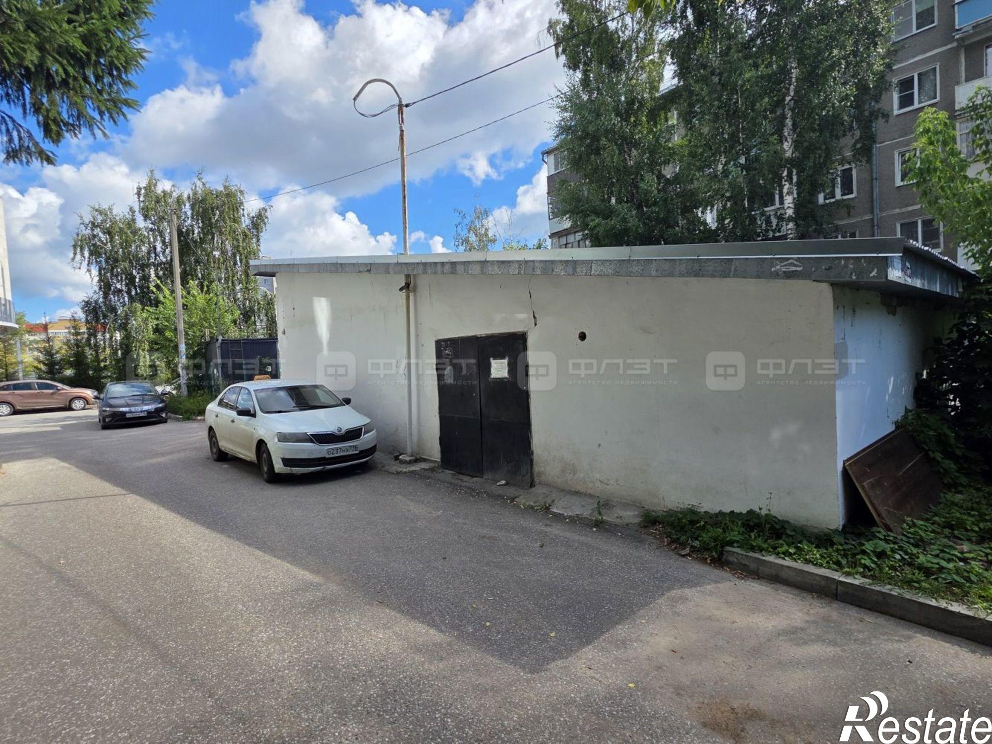 Купить торговое помещение за 9 900 000 рублей на ул. Болотникова, дом 33а