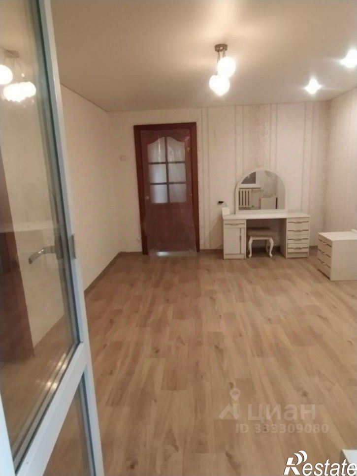 3-комн квартира ул Курчатова, 8,  д. 8