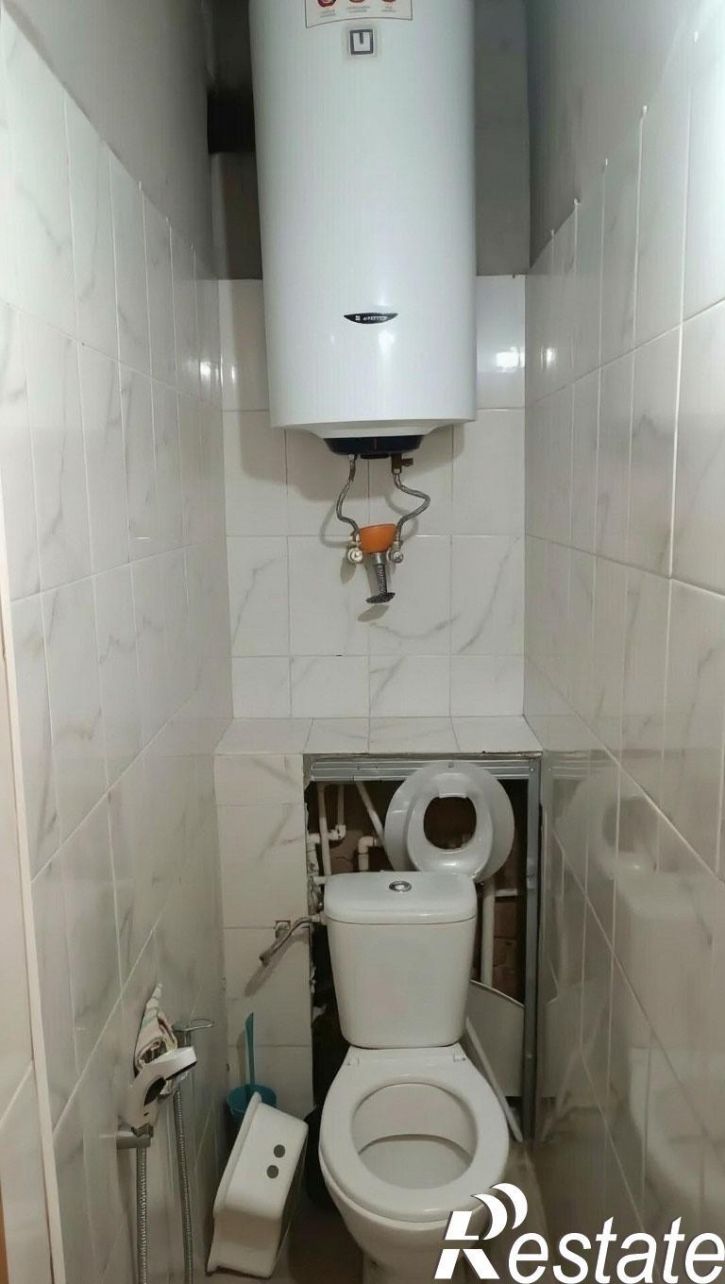 Комната повстанческая улица, 4