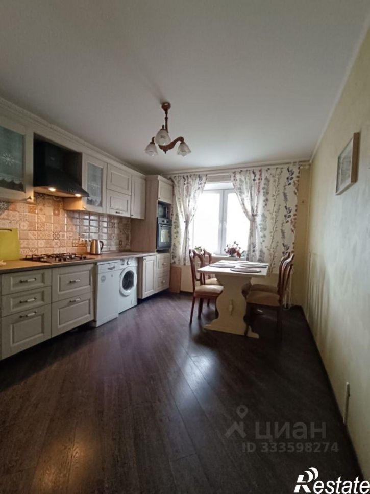 3-комн квартира ул Академика Завойского, 7,  д. 7