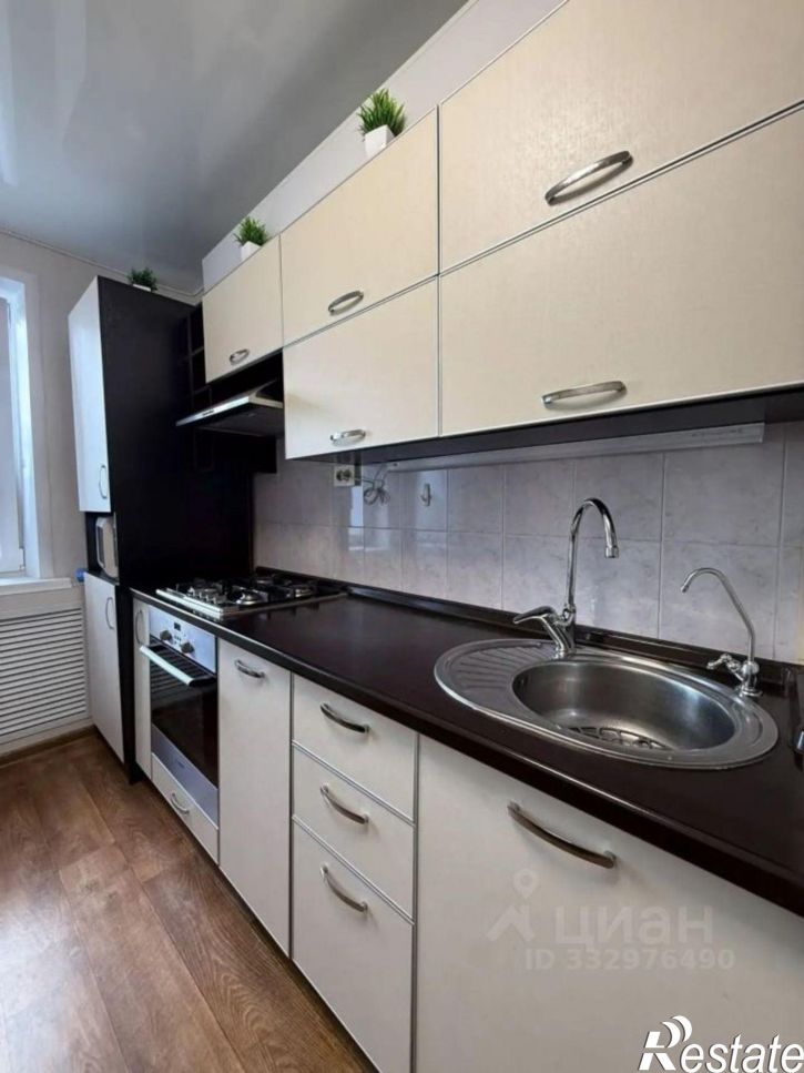 4-комн квартира улица Закиева, 17,  д. 17