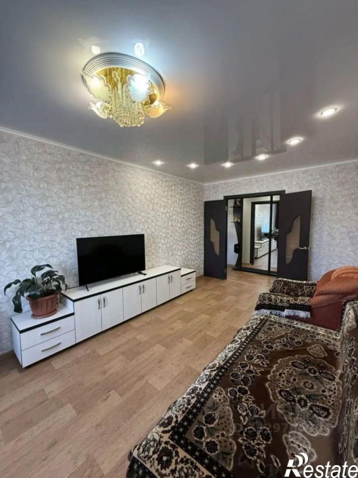 4-комн квартира улица Закиева, 17,  д. 17