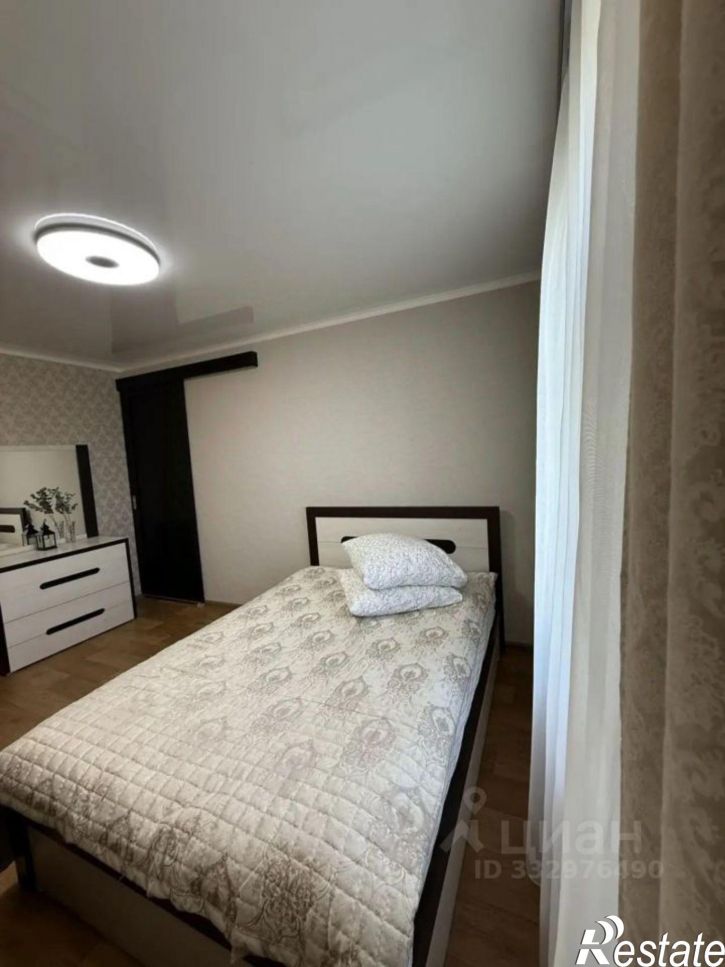 4-комн квартира улица Закиева, 17,  д. 17
