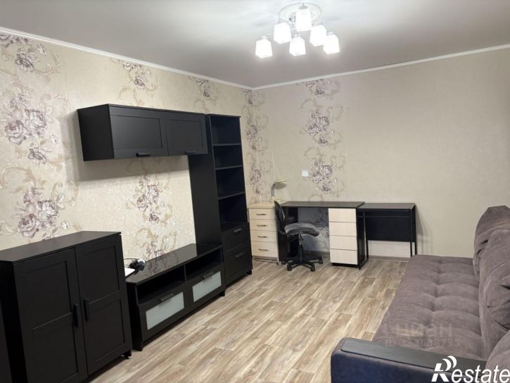 2-комн квартира улица Юлиуса Фучика, 38,  д. 38