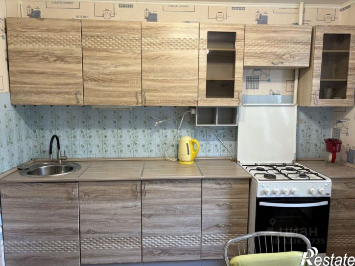 2-комн квартира улица Юлиуса Фучика, 38,  д. 38