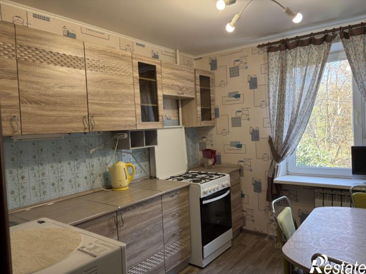 2-комн квартира улица Юлиуса Фучика, 38,  д. 38