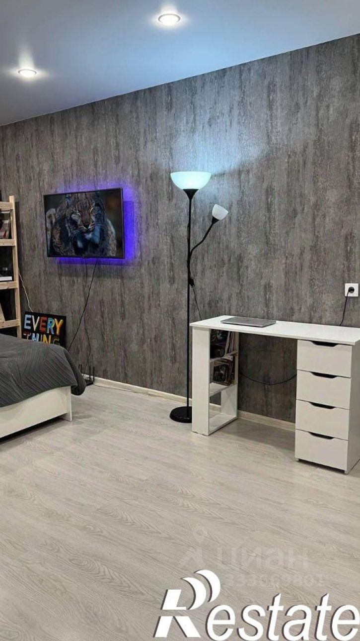 2-комн квартира улица Рихарда Зорге, 1,  д. 1