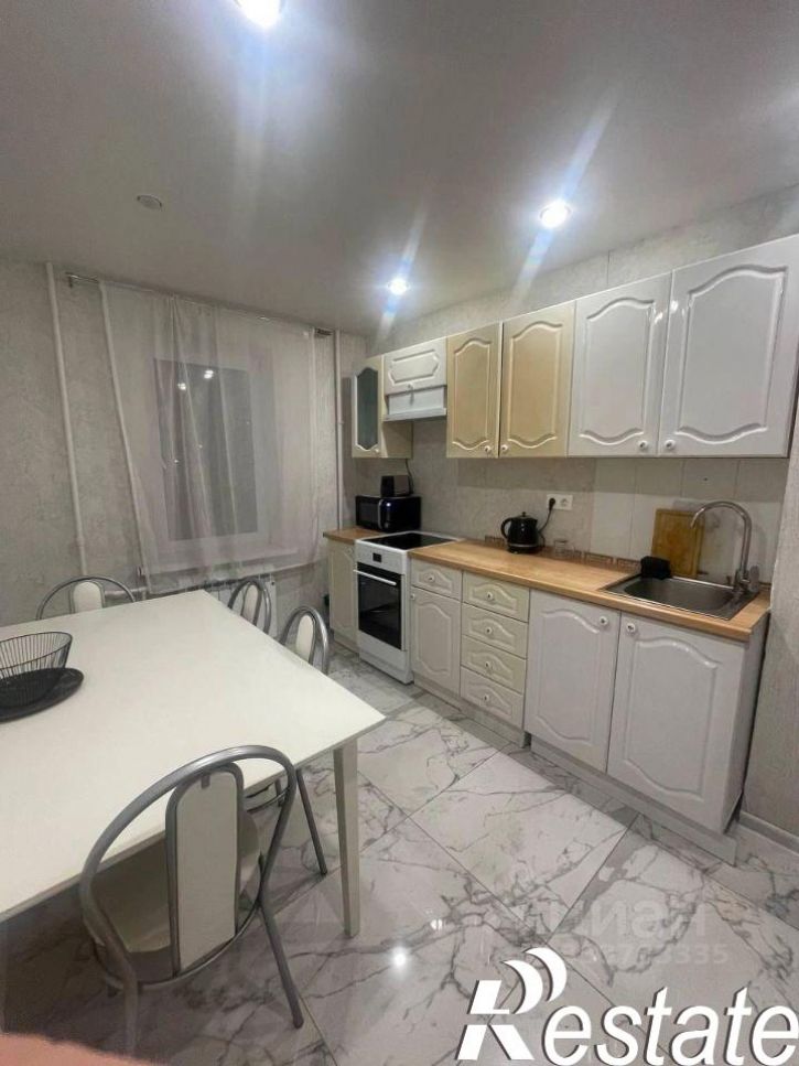 3-комн квартира улица Адоратского, 7,  д. 7
