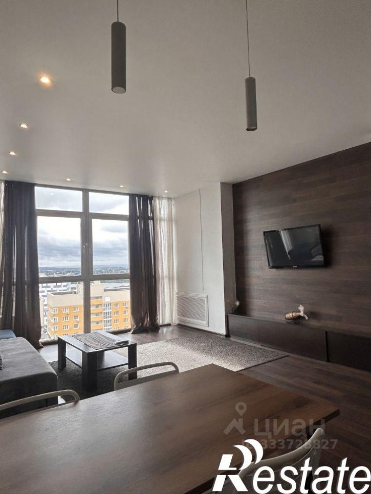 2-комн квартира улица Павлюхина, 110В,  д. 110В