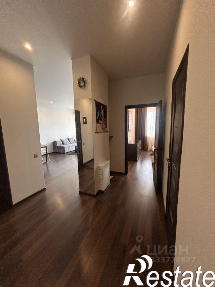 2-комн квартира улица Павлюхина, 110В,  д. 110В