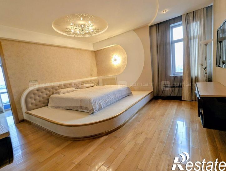 4-комн квартира ул. Меридианная д.2