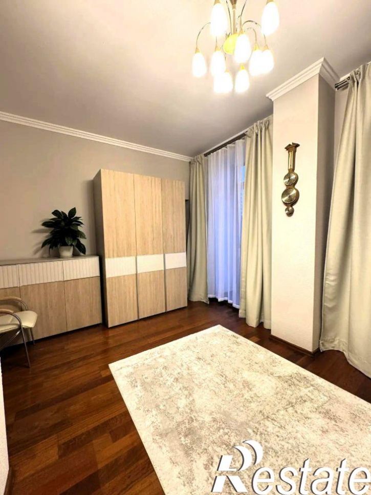4-комн квартира улица Островского, 59,  д. 59