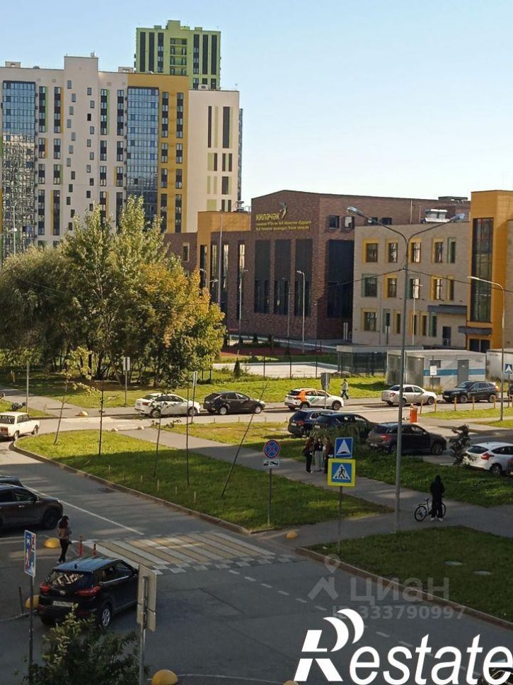 3-комн квартира улица Александра Курынова, 10 к2,  д. 10 к2