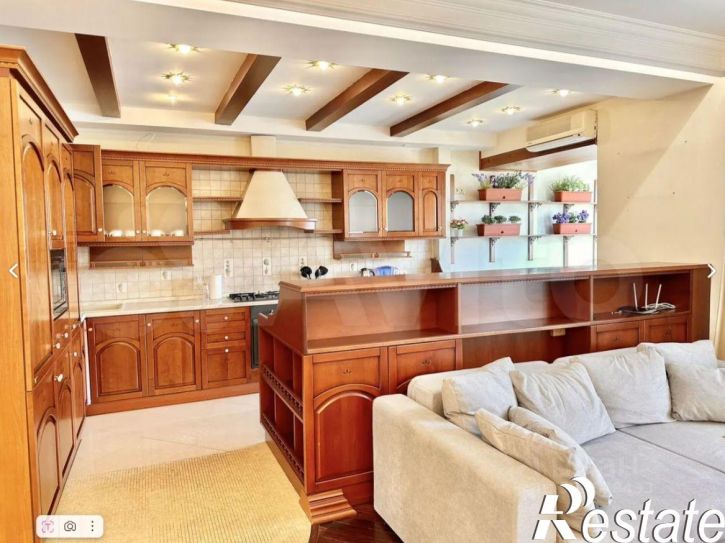 4-комн квартира улица Япеева, 19,  д. 19