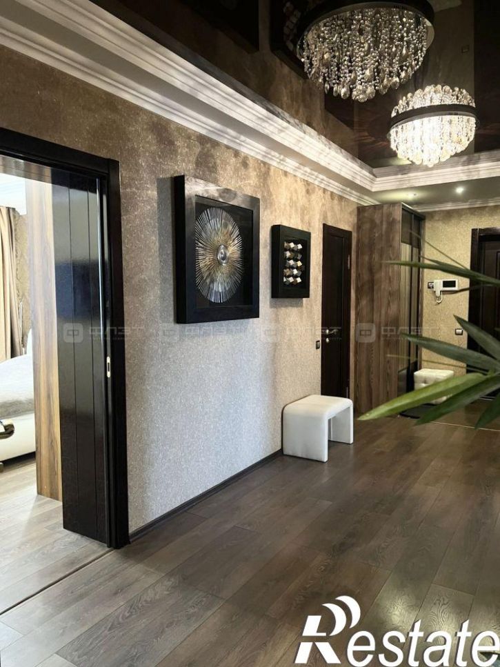 4-комн квартира ул. Адоратского, дом 2