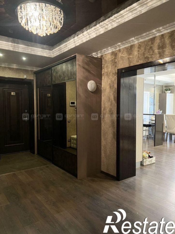 4-комн квартира ул. Адоратского, дом 2