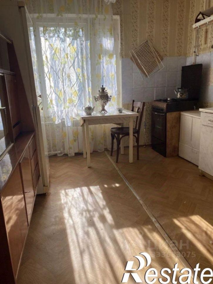 2-комн квартира улица Юлиуса Фучика, 44,  д. 44