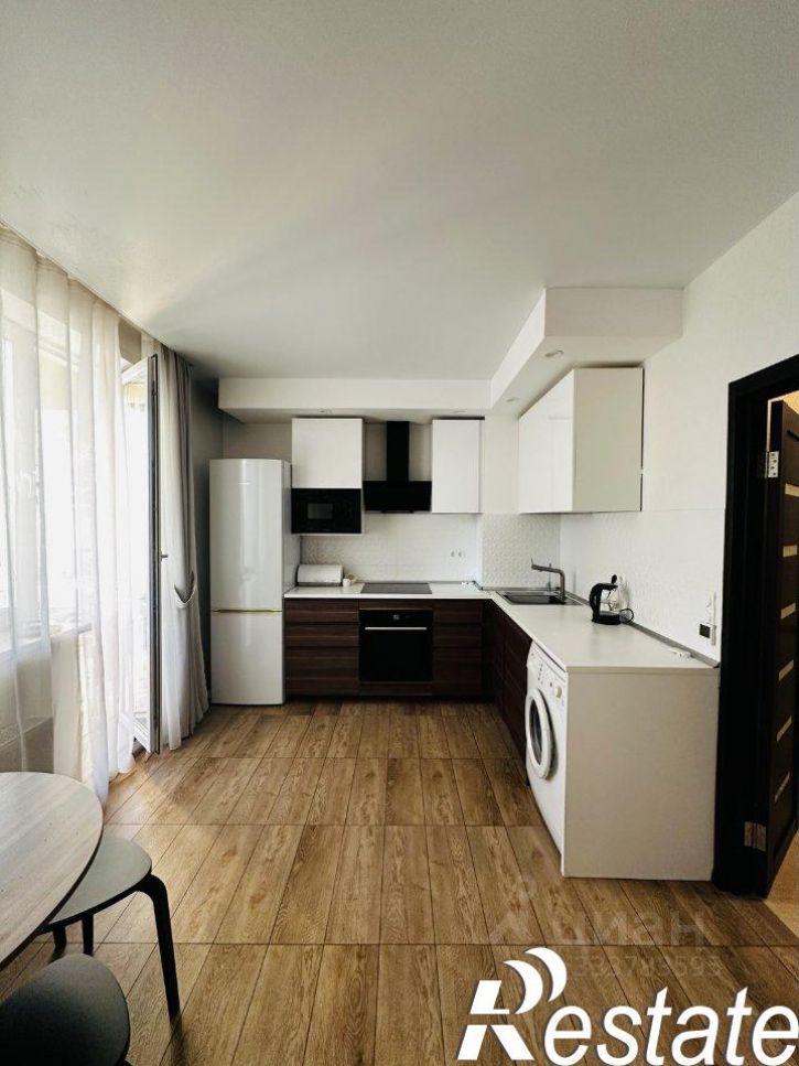 3-комн квартира улица Адоратского, 1Б,  д. 1Б