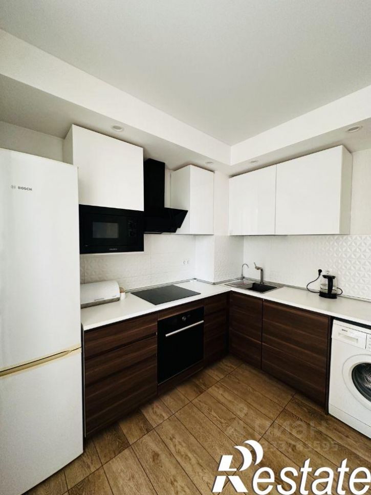 3-комн квартира улица Адоратского, 1Б,  д. 1Б