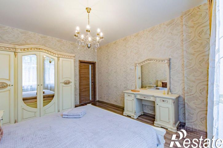 2-комн квартира улица Вишневского, 3,  д. 3