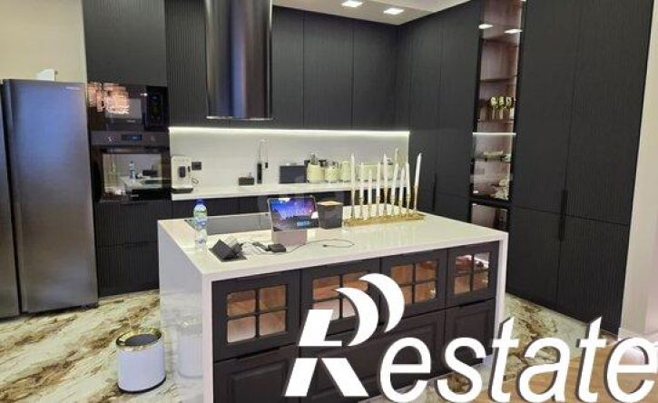 4-комн квартира проспект Альберта Камалеева, 1,  д. 1
