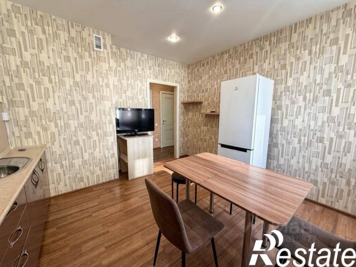 2-комн квартира улица Юлиуса Фучика, 88,  д. 88