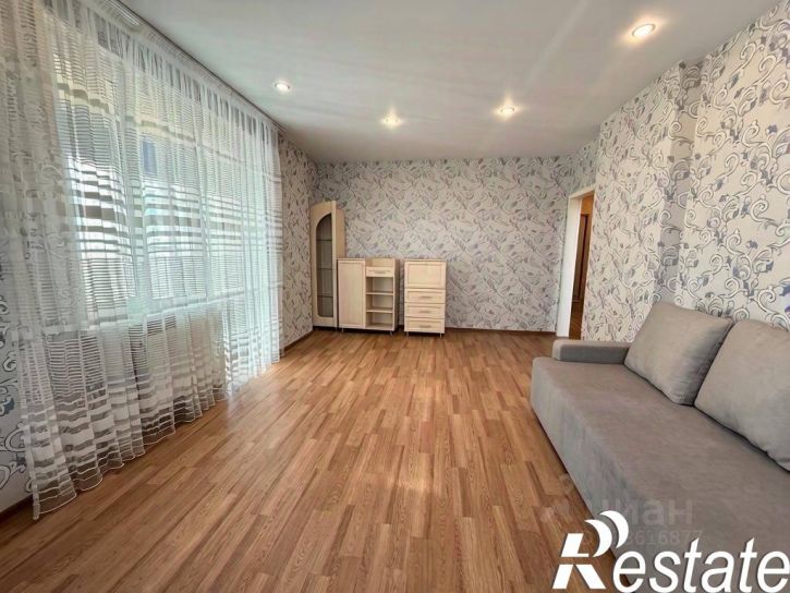 2-комн квартира улица Юлиуса Фучика, 88,  д. 88