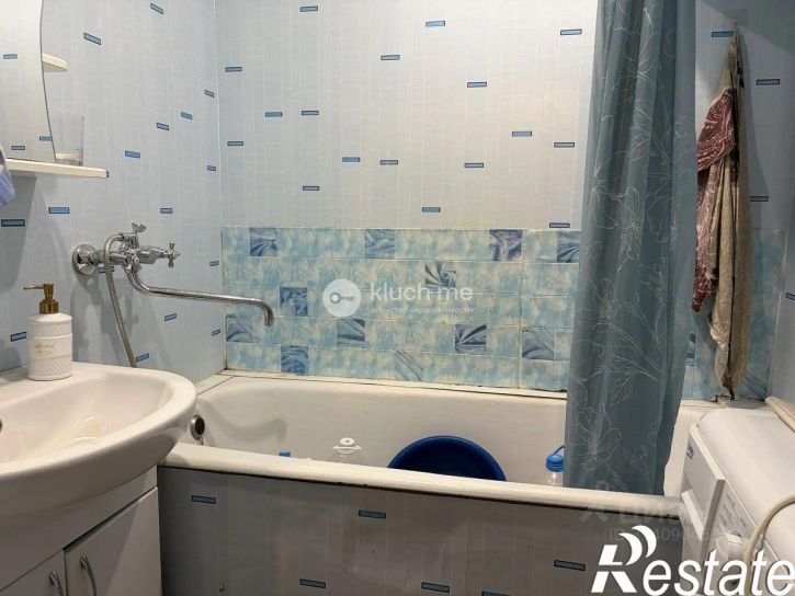 2-комн квартира улица Адоратского, 31,  д. 31