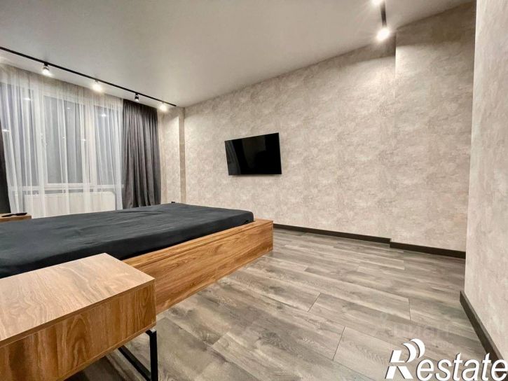 3-комн квартира улица Николая Столбова, 1/3,  д. 1/3