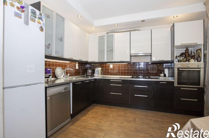 3-комн квартира ул. Габдуллы Кариева, дом 5