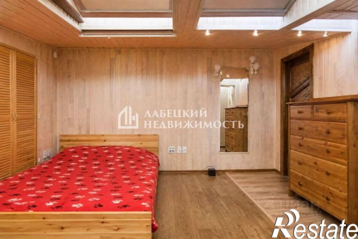 4-комн квартира улица Дзержинского, 9/1,  д. 9/1